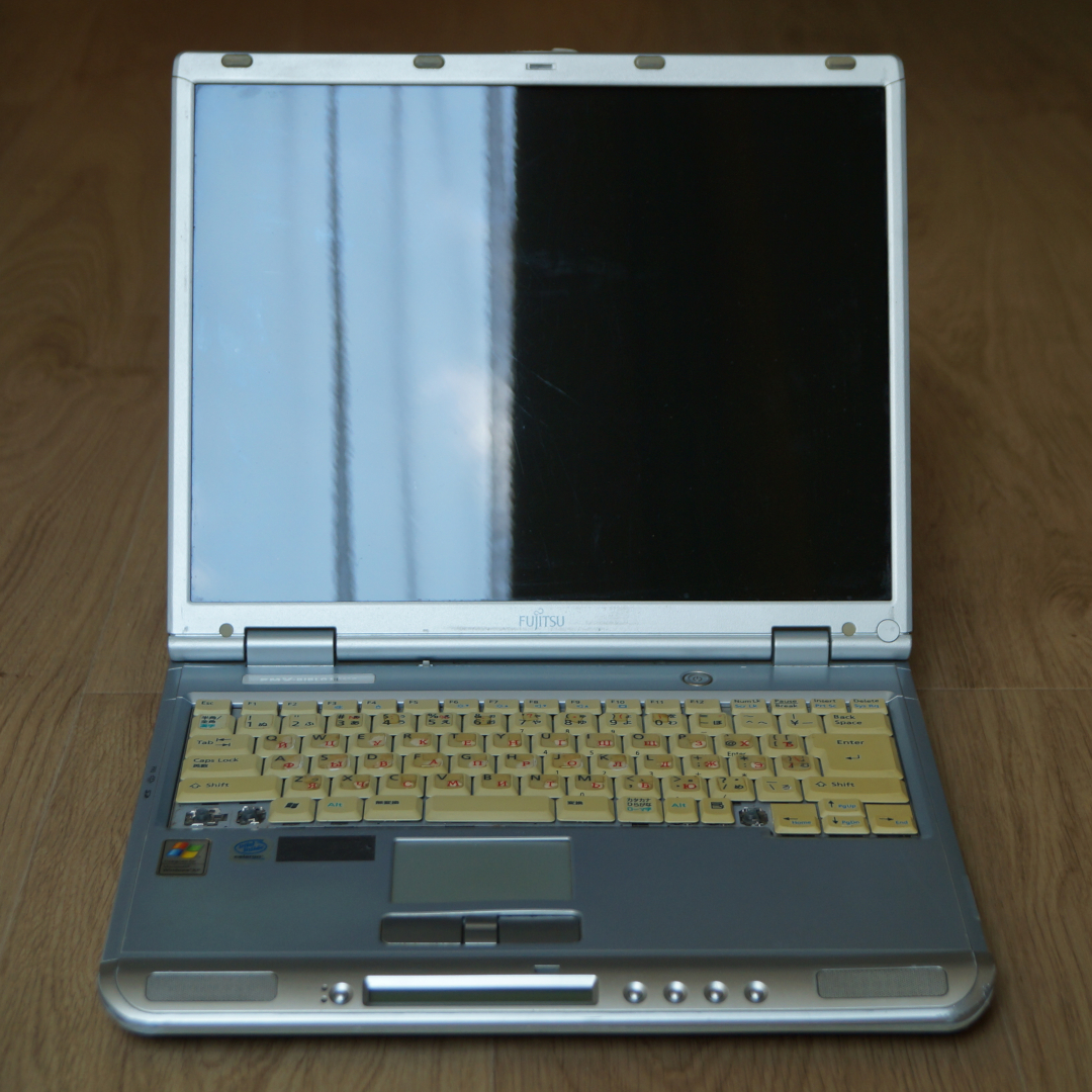 Fujitsu FMV-Biblo NB53E: главный вид
