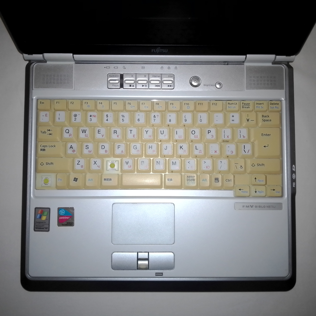 Fujitsu FMV-Biblo NB75J: пользовательский интерфейс