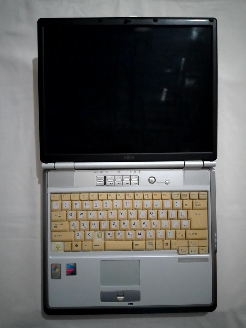 Fujitsu FMV-Biblo NB75J: полное открытие