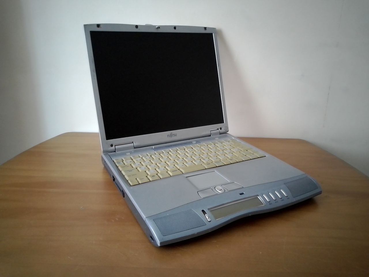 Fujitsu FMV-Biblo NE6/650R