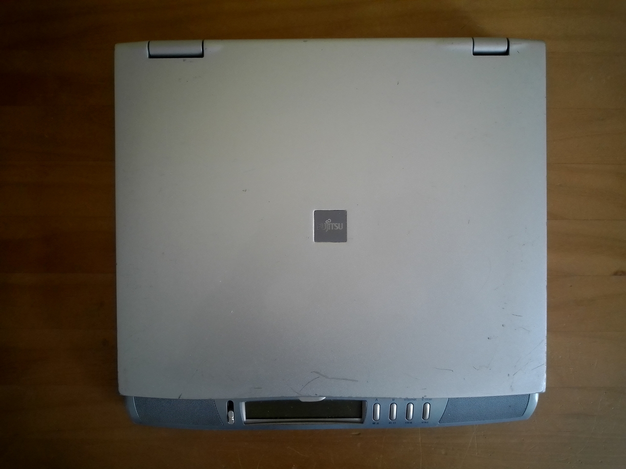 Fujitsu FMV-Biblo NE6/650R: вид сверху