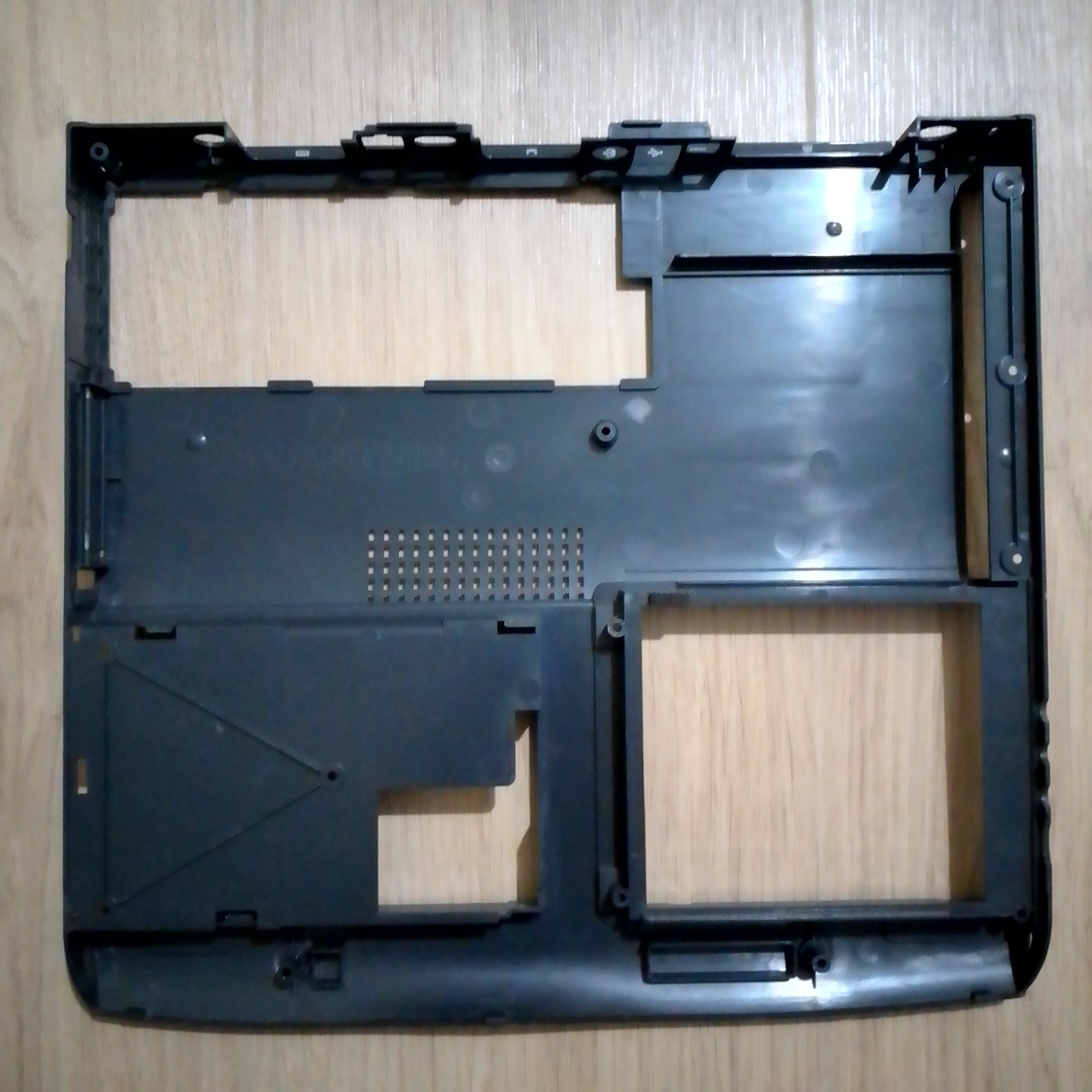 Fujitsu FMV-Biblo NE6/650R: отмытый поддон