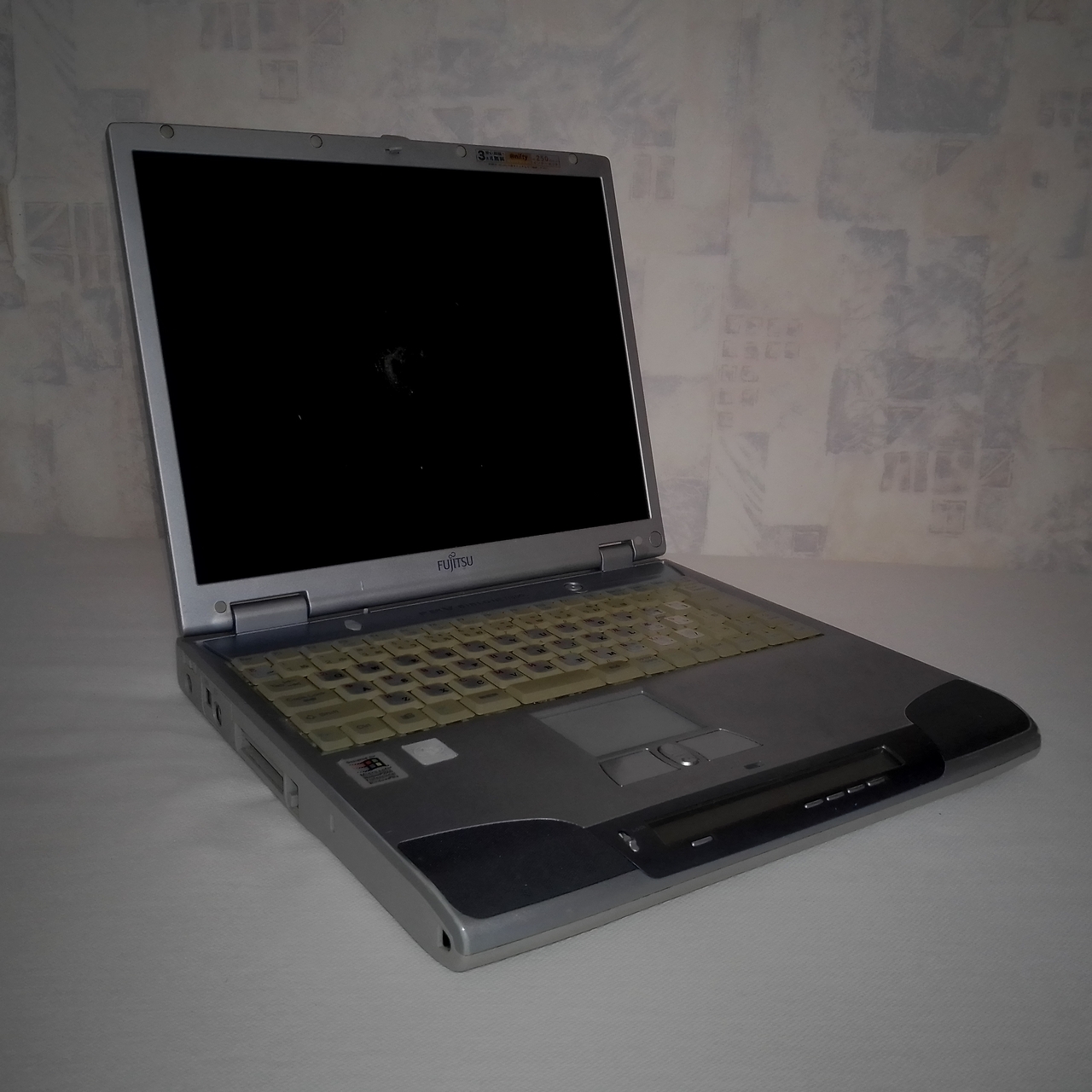 Fujitsu FMV-Biblo NE7/800