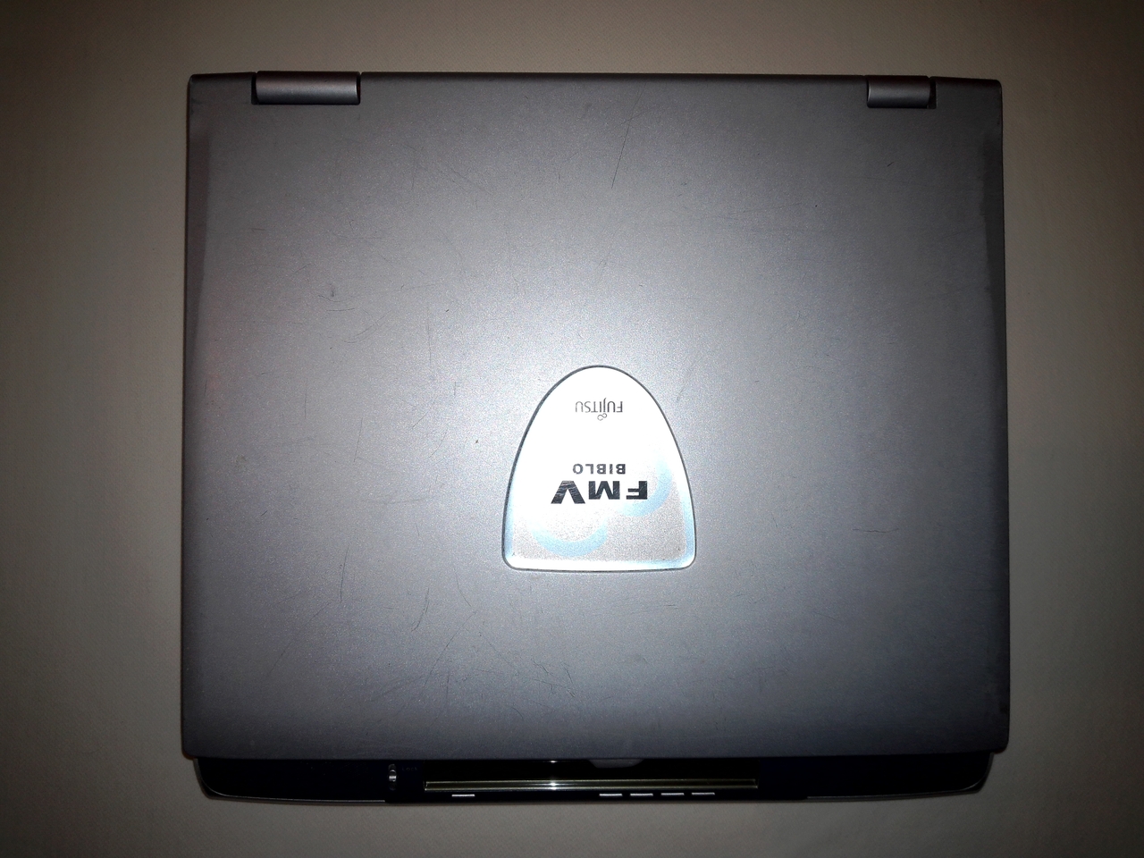 Fujitsu FMV-Biblo NE7/800: вид сверху