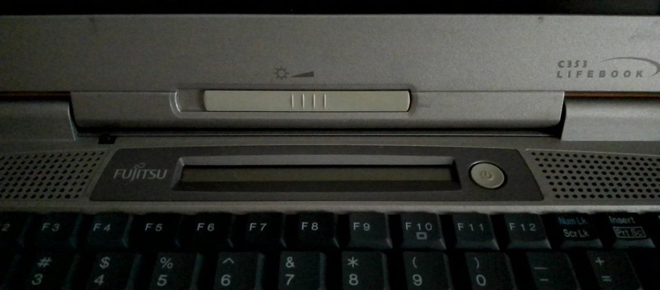 Fujitsu LifeBook C353: регулятор подсветки и ЖК-дисплей