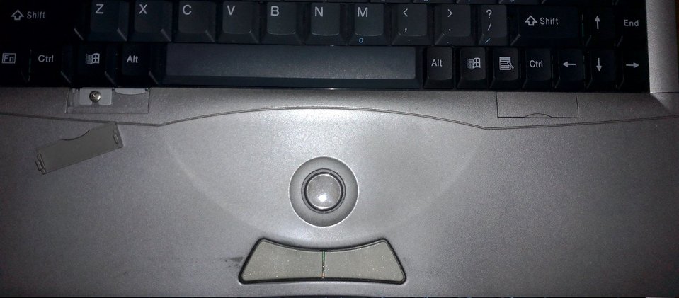 Fujitsu LifeBook C353: крепление клавиатуры