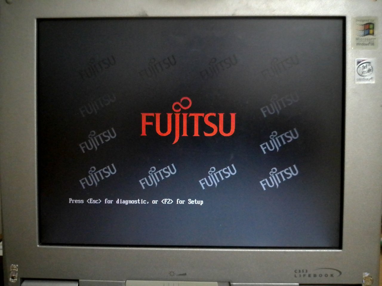 Fujitsu LifeBook C353: заставка
