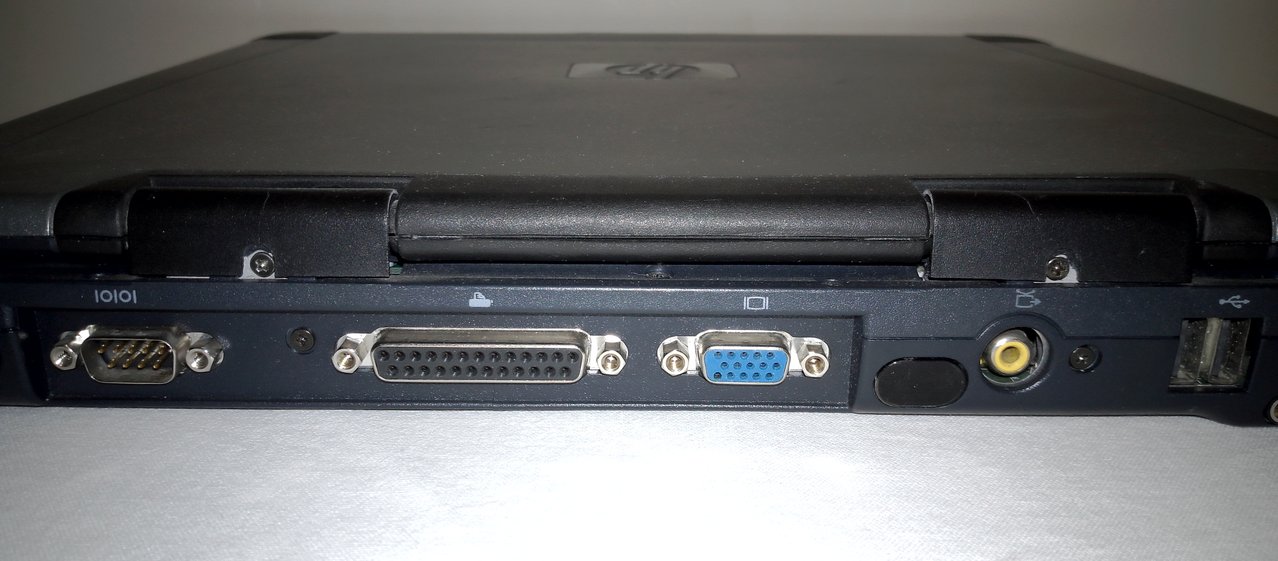 HP OmniBook XE3 GC: съём кнопочной панели