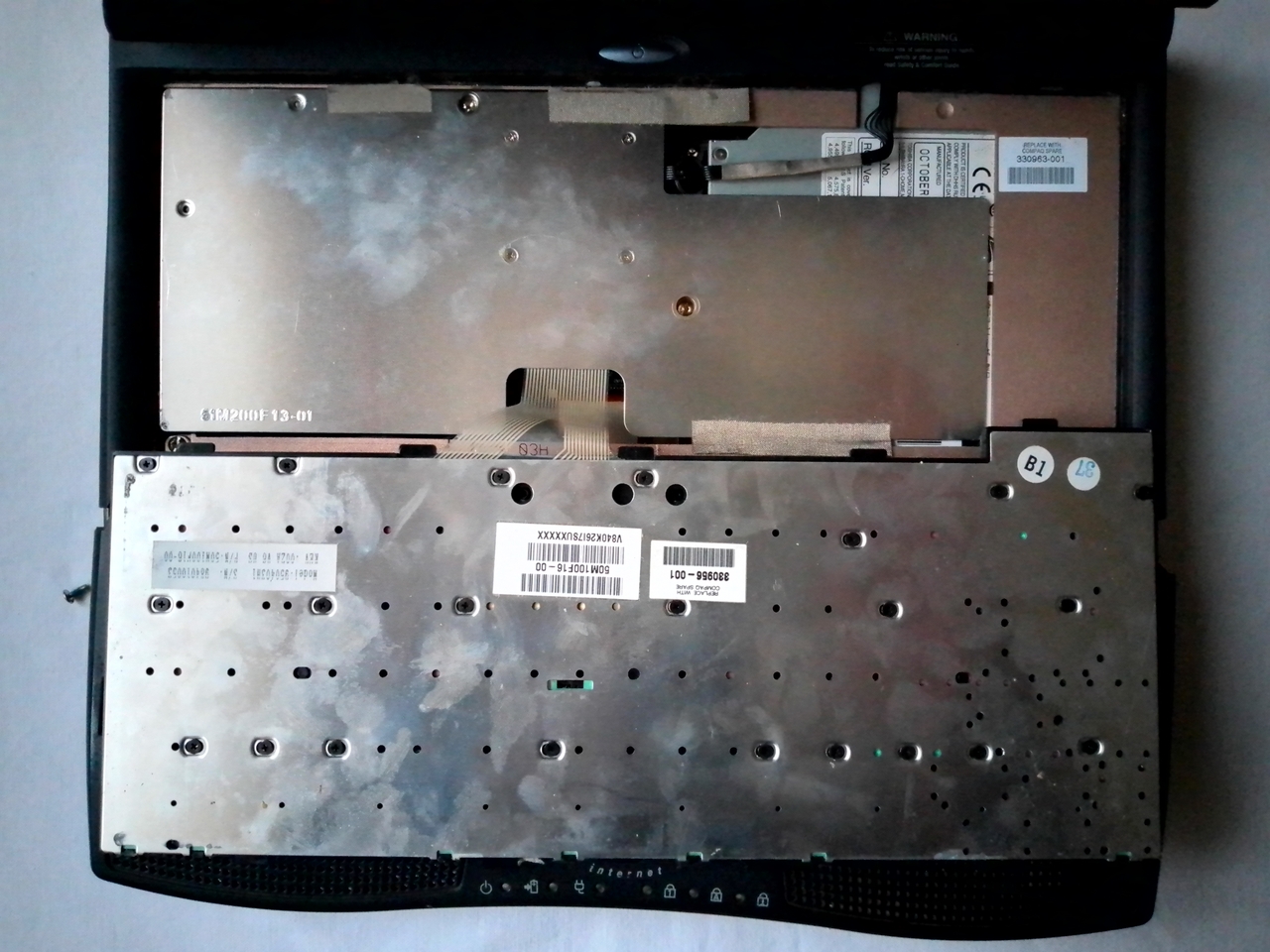 Compaq Presario 1250: металлическая пластина