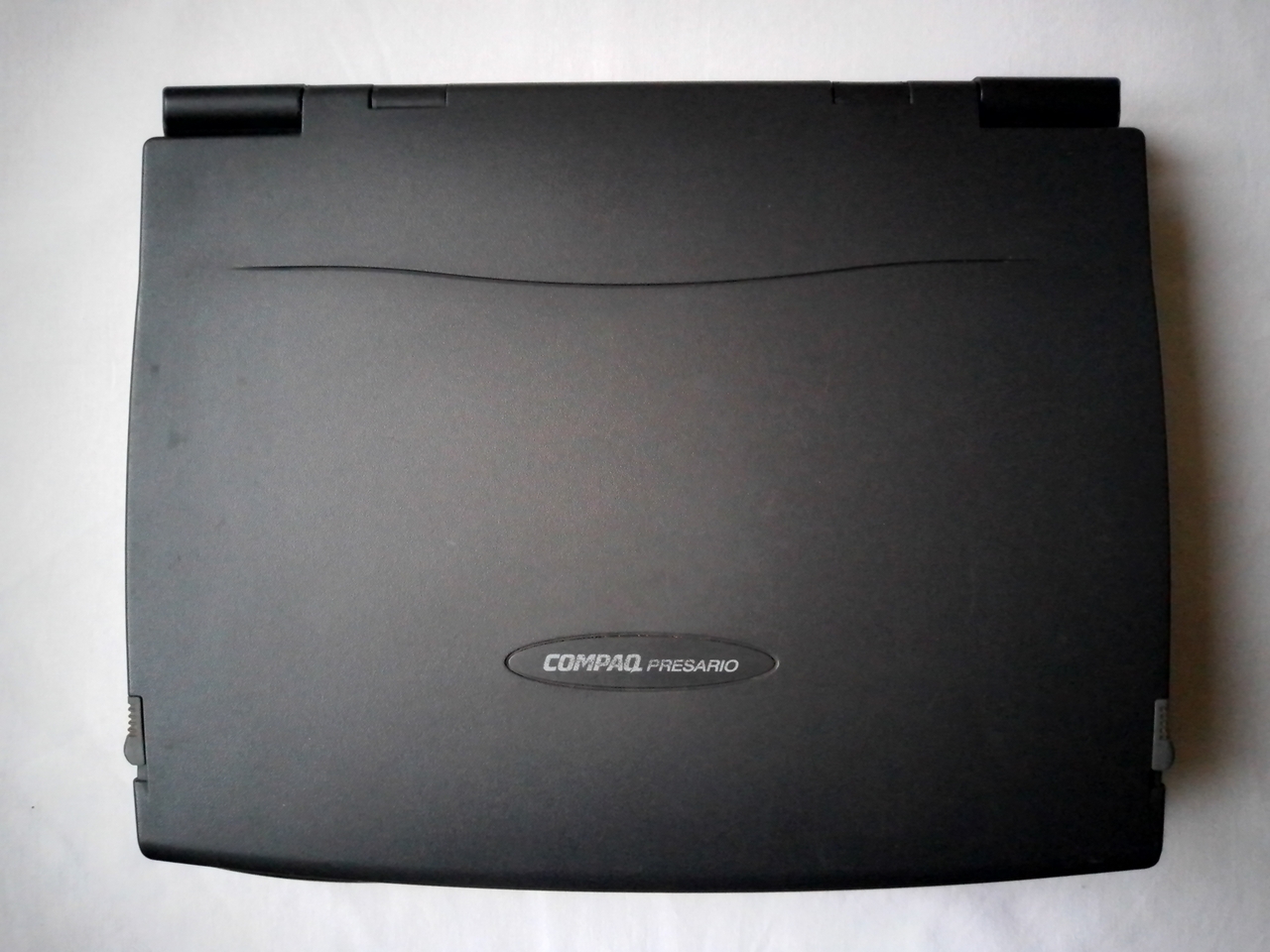 Compaq Presario 1250: крышка дисплея