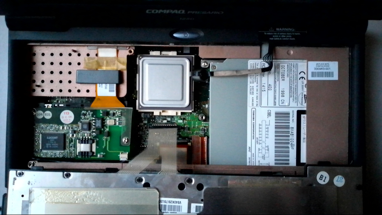 Compaq Presario 1250: под пластиной